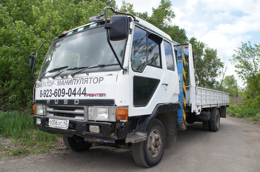 Эвакуатор Mitsubishi Fuso Fighter  }